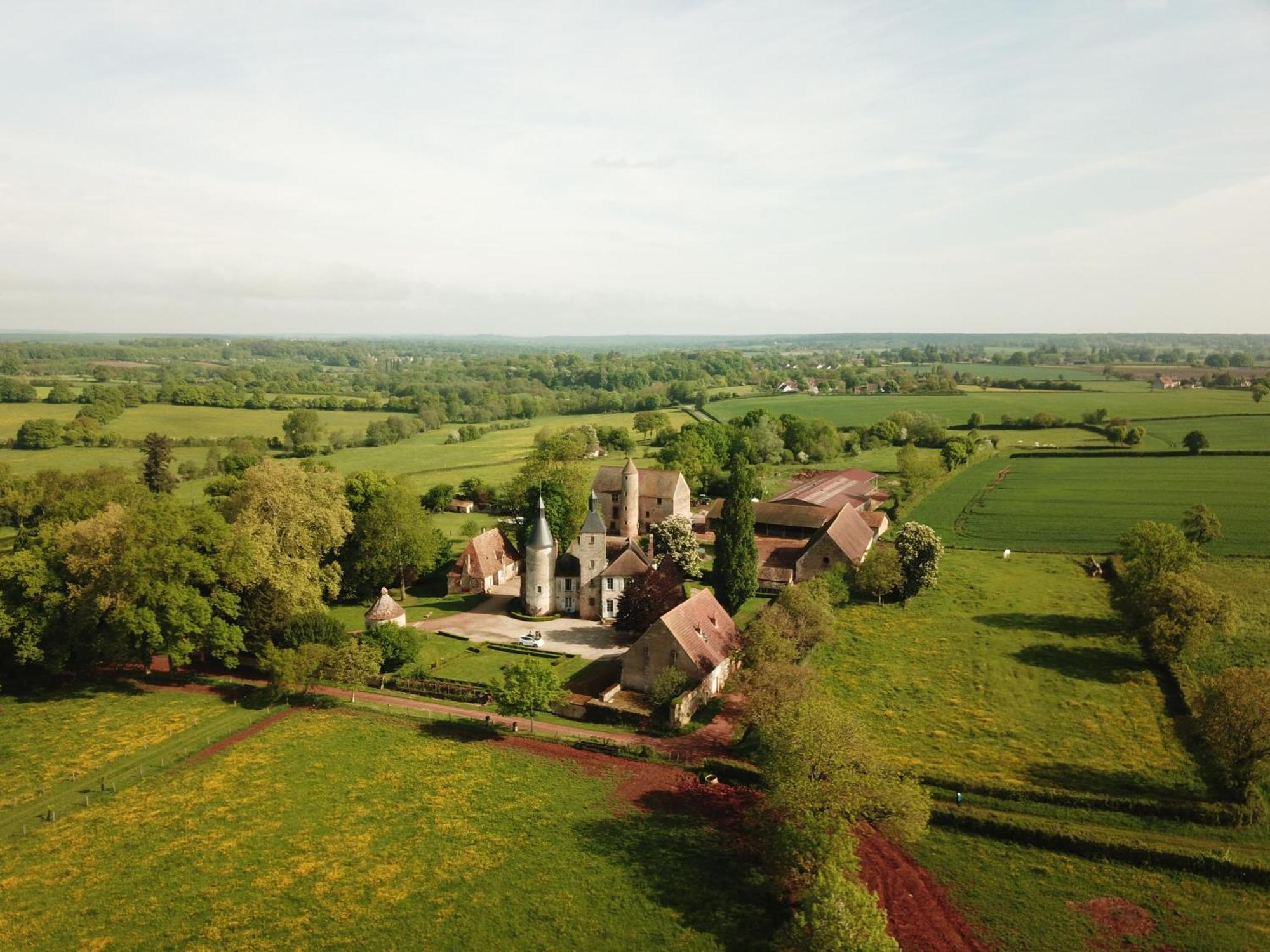 Chateau De Clusors Saint-Menoux Exteriér fotografie